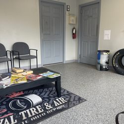 Royal Tire & Air - Waiting room