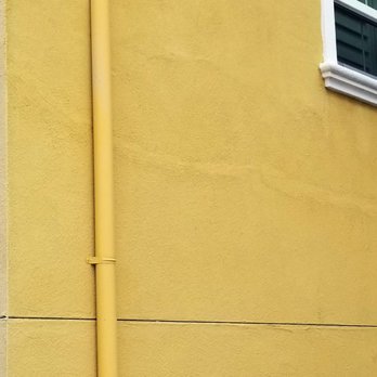 AGH Realty Group - This wall is painted so well I can absolutely not tell there is a crack in it :-o - Property Management Near Me - Millbrae, California