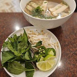 Golden Pho - Generous portion of fresh veggies with the Pho Tofu!