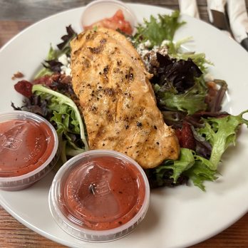 Farm To Fork - Salmon strawberry salad - American Near Me - Ringgold, Georgia