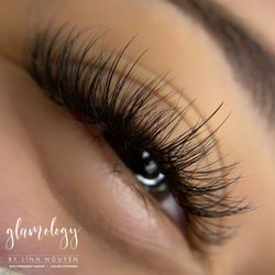 Glamology - Lashes on lashes