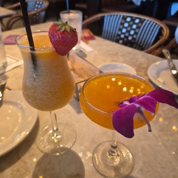 The Cheesecake Factory - Peach Bellini and the mimosa - Desserts Near Me - Cypress, Texas The Cheesecake Factory - Peach Bellini and the mimosa - Desserts Near Me - Cypress, Texas