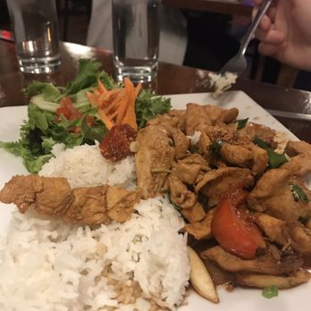 Lucha Tigre - Pollo Saltado - Asian Fusion Near Me - Chapel Hill, North Carolina
