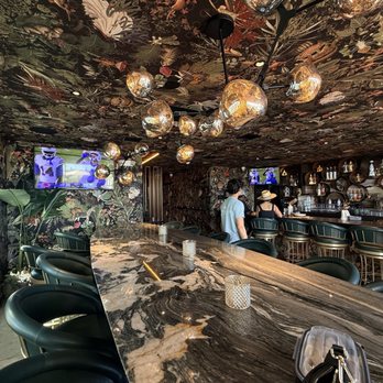 Esperanza Cocina de la Playa - Seafood Near Me - Manhattan Beach, California