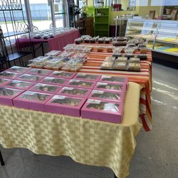 Federal Bake Shop - Inside table