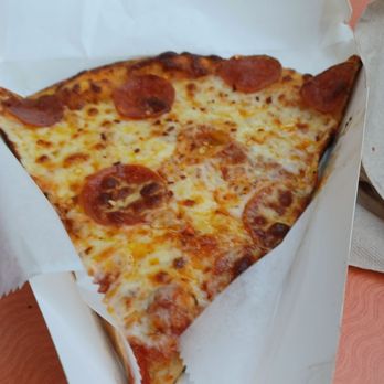 441 pizza station - Pepperoni slice - Pizza Near Me - Lake City, Florida
