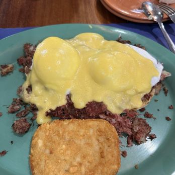 Grumpy's - Homemade Hash Eggs Benedict - Diners Near Me - East Dennis, Massachusetts