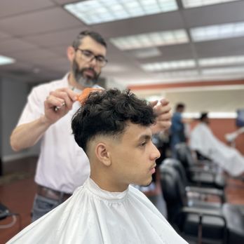 Amici Barber Shop - Clean low fade - Barbers Near Me - Miami Beach, Florida