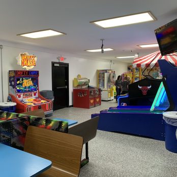 Rainbow Rink Skating & Entertainment Center - Game room - Skating Rinks Near Me - North Tonawanda, New York Rainbow Rink Skating & Entertainment Center - Game room - Skating Rinks Near Me - North Tonawanda, New York