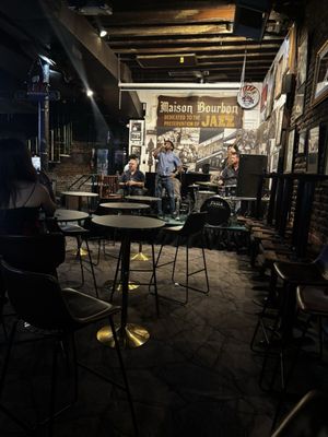 Maison Bourbon by null