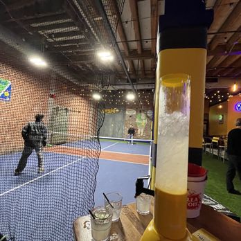 Happy Does Bar - Pickleball - Bars Near Me - San Diego, California