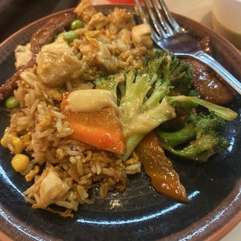 The BŌL - Chicken broccoli with chicken fried rice - Vietnamese Near Me - Coconut Creek, Florida The BŌL - Chicken broccoli with chicken fried rice - Vietnamese Near Me - Coconut Creek, Florida