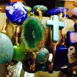 Pretty Little Things - Bourbon and Boweties in cooool colors!!
