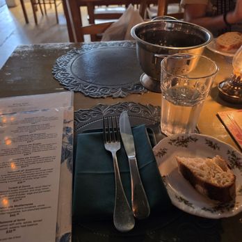 Pane e Vino - Intimate, romantic. - Italian Near Me - Miami Beach, Florida Pane e Vino - Intimate, romantic. - Italian Near Me - Miami Beach, Florida