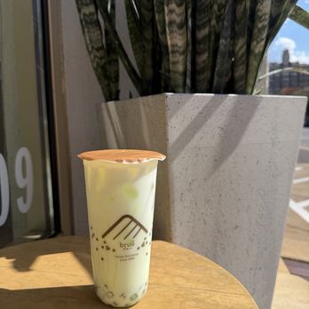Bruú Café - Honeydew Niu Niu Latte with Rainbow Crystal Bubble - Bubble Tea Near Me - Kansas City, Missouri
