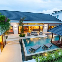 Blue Water Pools - Custom Pool with Outdoor Patio