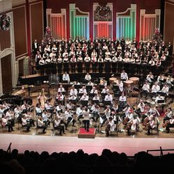 Heinz Hall For the Performing Arts - holiday show with chorus