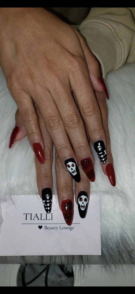 Tialli Beauty Lounge Logo