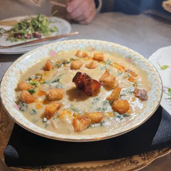 Mangiafoglie - Seasonal white bean salad with croutons and chili oil - Pizza Near Me - Long Beach, California