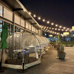 Julii - Igloo seating outside