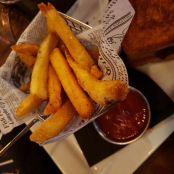 Nicholson's Fine Food & Whiskey - Tavern fries - Pubs Near Me - Cincinnati, Ohio Nicholson's Fine Food & Whiskey - Tavern fries - Pubs Near Me - Cincinnati, Ohio