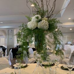 Anne Marie's Catering & Events - Elegantly designed small or large scale weddings.