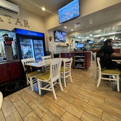 Zaatar Lebanese Grill - Ambiance