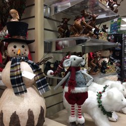 Christmas Tree Shops - Skiing mooses