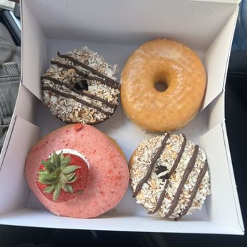 Donut Friend - Donuts Near Me - Los Angeles, California Donut Friend - Donuts Near Me - Los Angeles, California