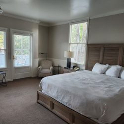 Hotel La Rose - King Room in the Carriage House