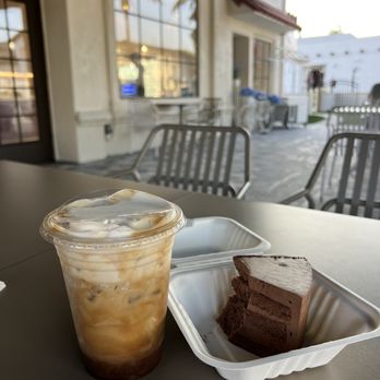 Mūmoo Cafe - Coffee & Tea Near Me - San Gabriel, California
