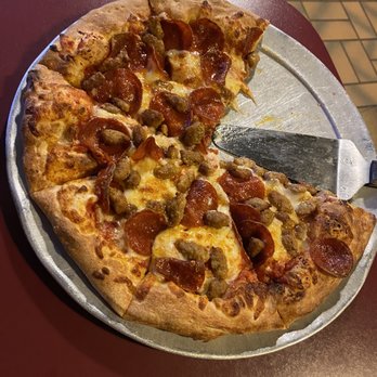 FatKats Pizzeria & Restaurant - Sausage and pepperoni medium pizza - Pizza Near Me - Georgetown, Kentucky FatKats Pizzeria & Restaurant - Sausage and pepperoni medium pizza - Pizza Near Me - Georgetown, Kentucky