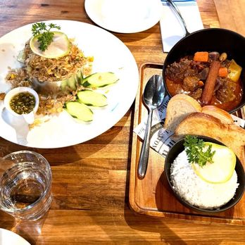 Lapisara Eatery - Mussamun Curry and Crab Meat Fried Rice - Breakfast & Brunch Near Me - San Francisco, California