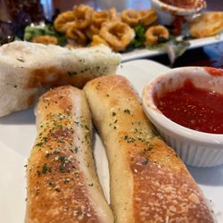 Vespucci's Italian Kitchen - Yummy garlic bread