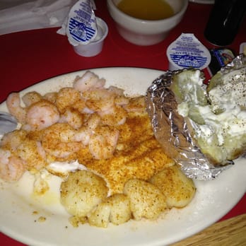 220 Seafood - Broiled shrimp, flounder, and scallops - Seafood Near Me - Henderson, North Carolina