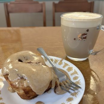 Sippers Coffeehouse - Cinnamon roll and caramel latte - Coffee & Tea Near Me - Jacksonville, Florida Sippers Coffeehouse - Cinnamon roll and caramel latte - Coffee & Tea Near Me - Jacksonville, Florida