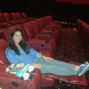 AMC Fallbrook 7 - Super comfortable seats - Cinema Near Me - West Hills, California