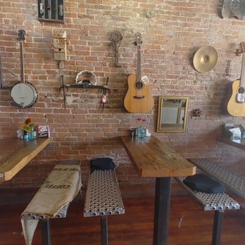 Devour Cafe - Cafes Near Me - Dubuque, Iowa