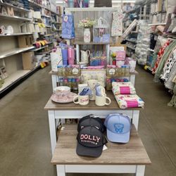 Dollar General - Dolly items