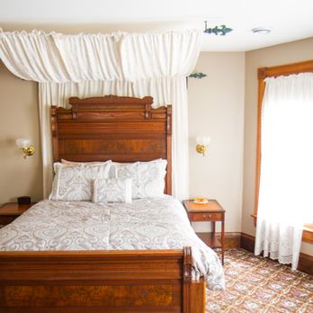 Victorian Dreams - Bed & Breakfast Near Me - Lodi, Wisconsin