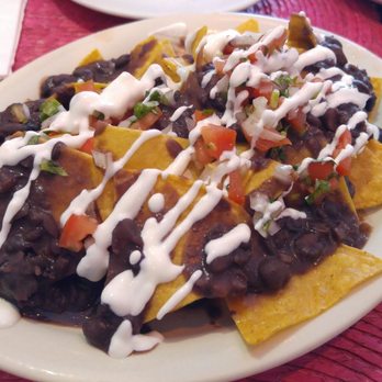 Mole Poblano Restaurant - Nachoes as appetizer...freeee ;) - Mexican Near Me - Philadelphia, Pennsylvania Mole Poblano Restaurant - Nachoes as appetizer...freeee ;) - Mexican Near Me - Philadelphia, Pennsylvania