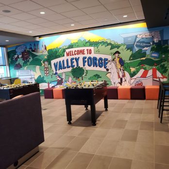 Tru By Hilton Audubon Valley Forge - Same lobby - Hotels Near Me - Audubon, Pennsylvania