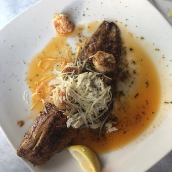 Half Shell Oyster House - Seafood Near Me - Biloxi, Mississippi