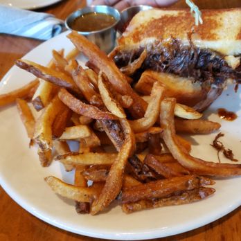 Burtons Grill & Bar - Short rib grilled cheese - New American Near Me - Riverdale Park, Maryland