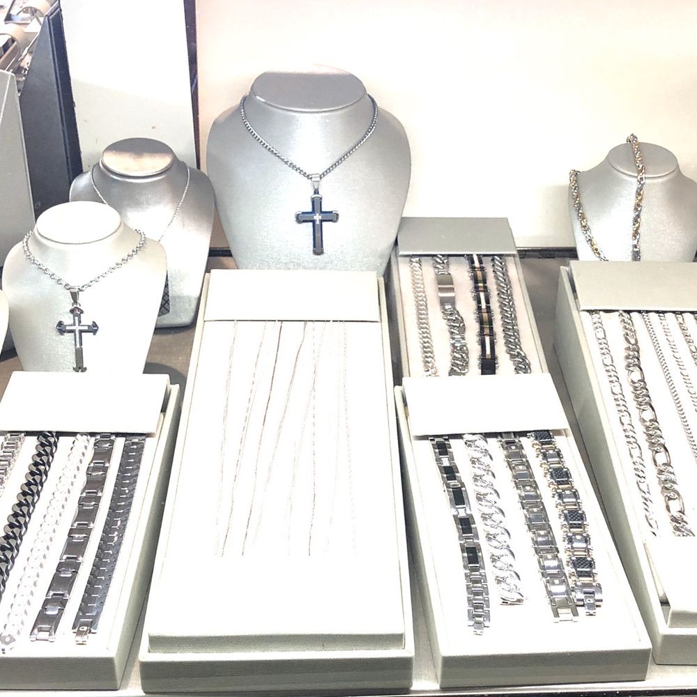 Kay Jewelers - small but awesome selection for men - Jewelry Near Me - Lancaster, Pennsylvania Kay Jewelers - small but awesome selection for men - Jewelry Near Me - Lancaster, Pennsylvania