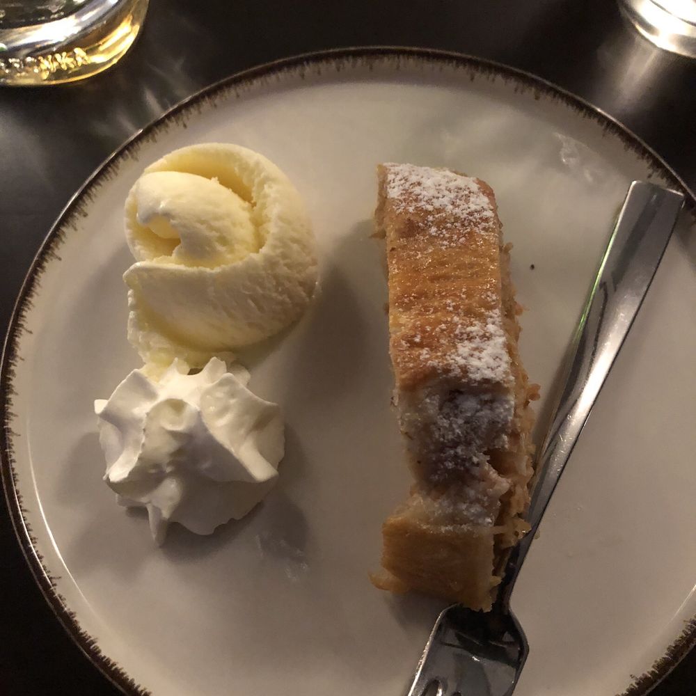 Jazzboat - Apple streusel - Jazz & Blues Near Me - Prague, Puerto Rico