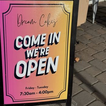Dream Cakes - Sign - Custom Cakes Near Me - Reno, Nevada