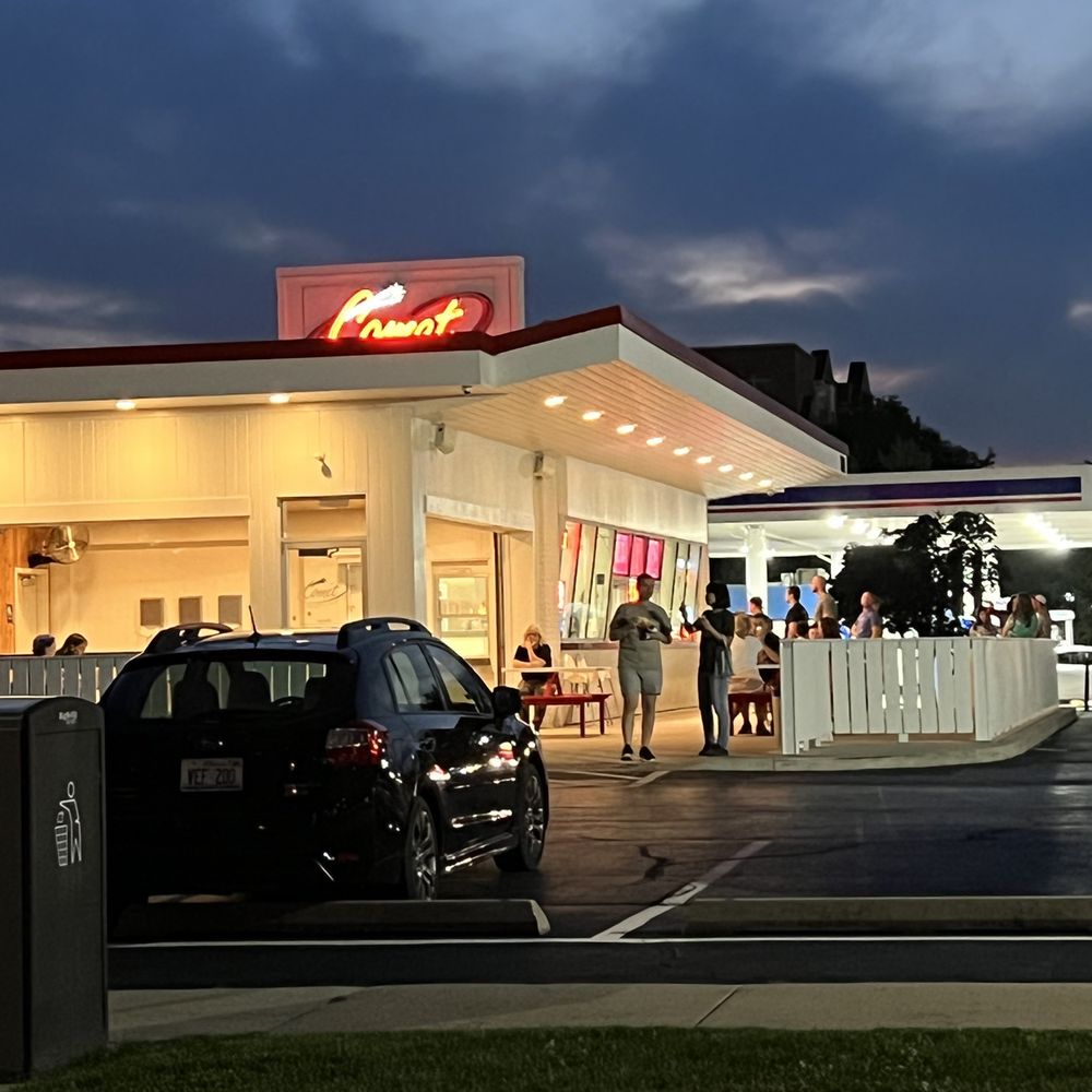 Comet Frozen Custard - Building - Ice Cream & Frozen Yogurt Near Me - Rolling Meadows, Illinois Comet Frozen Custard - Building - Ice Cream & Frozen Yogurt Near Me - Rolling Meadows, Illinois