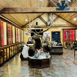 Kb House Of Guns - Inside High Caliber room
