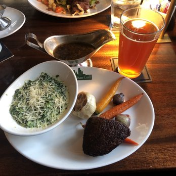 Metropolitan Grill - Snow beef with creamed spinach & a Mac&Jacks African Amber - American Near Me - Seattle, Washington Metropolitan Grill - Snow beef with creamed spinach & a Mac&Jacks African Amber - American Near Me - Seattle, Washington